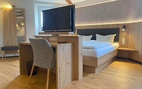 Hotel Gasthof Zur Krone  2*
